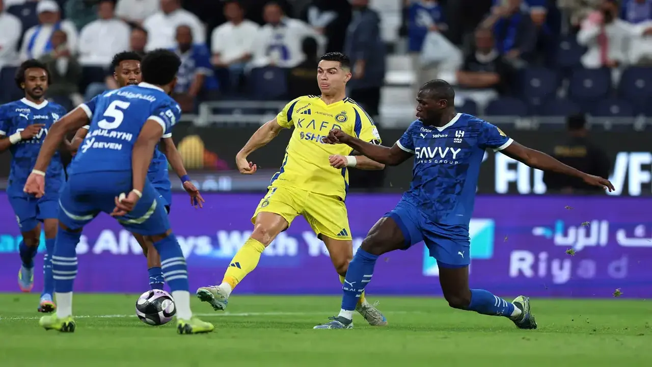 أزمة في النصر.. تفاصيل محاولة مسؤولي الدوري السعودي منع رحيل البرتغالي رونالدو
